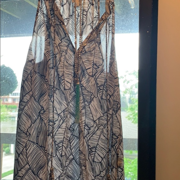 Sleeveless blouse - Picture 2 of 4